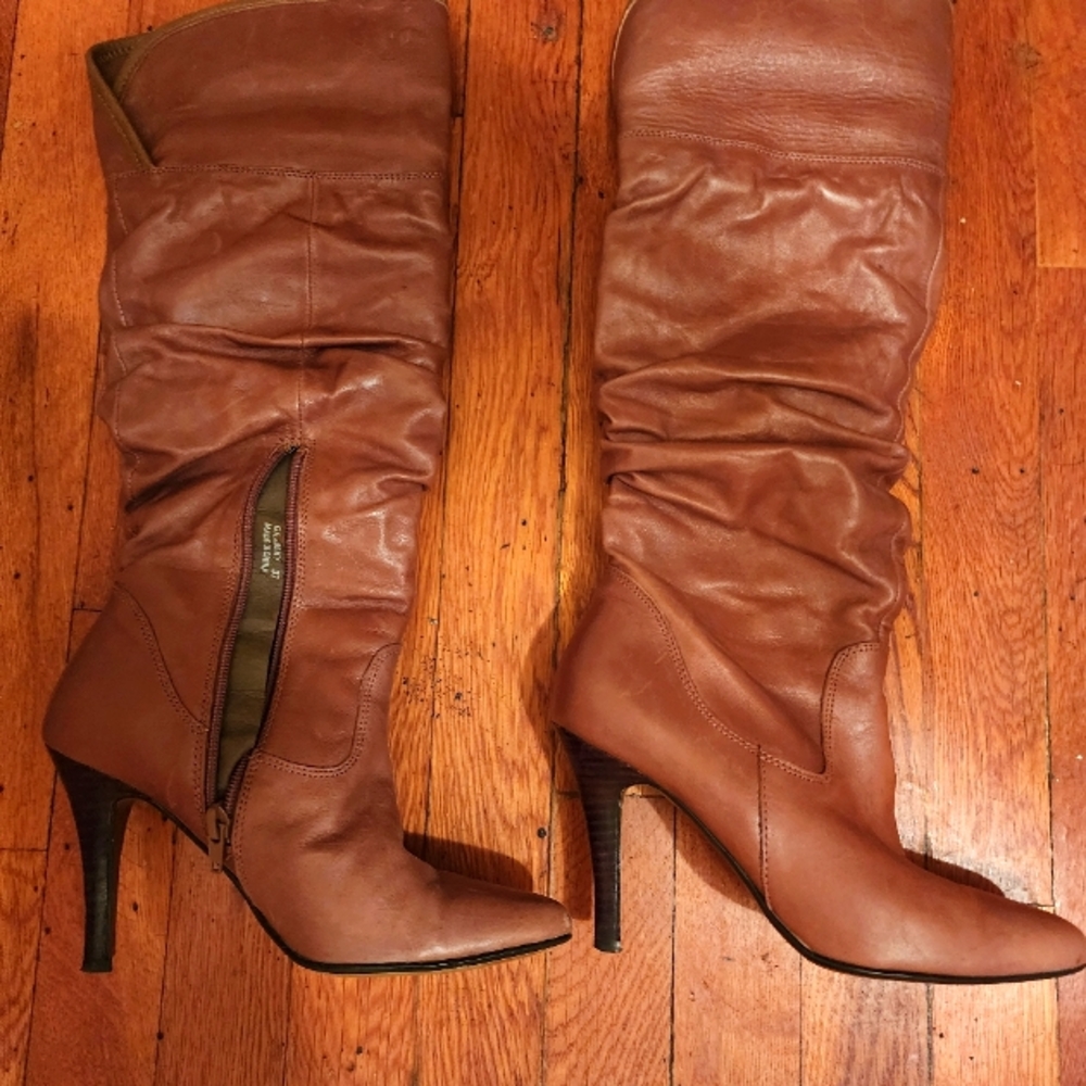 Aldo, brown boots.  Great condition,  size 37.  Very sexy, but very comfy